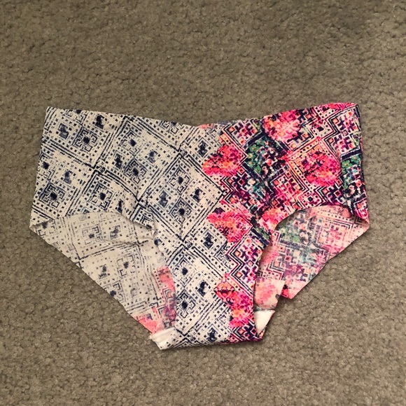 NEW never worn Victoria’s Secret -PINK panties - Picture 1 of 3